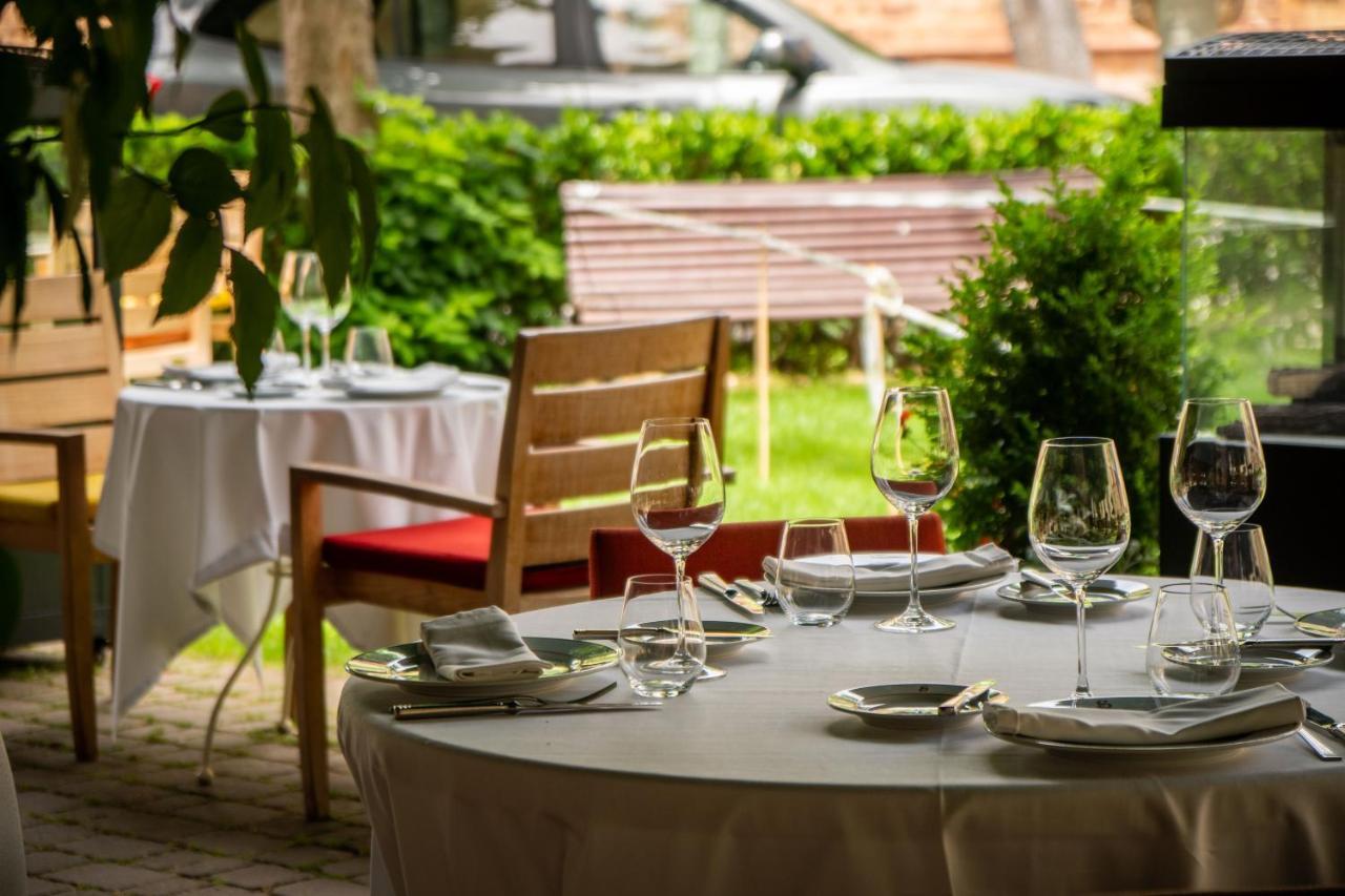 Hotel Echaurren Relais & Chateaux Ezcaray Bagian luar foto